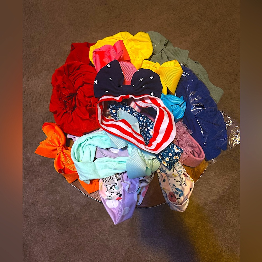 20+ infant/toddler head bows and hats.